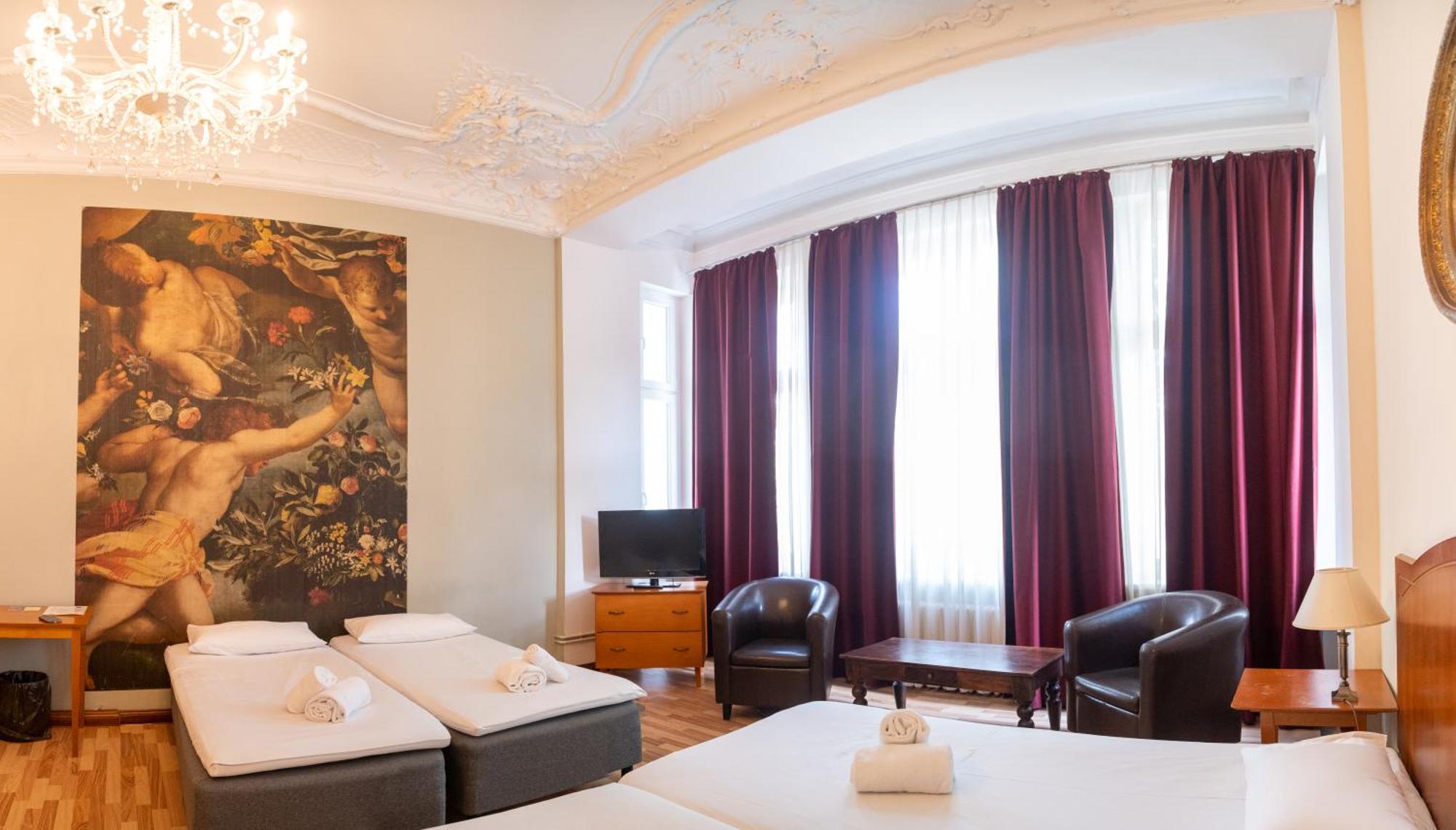 Safestay Hotel 3*