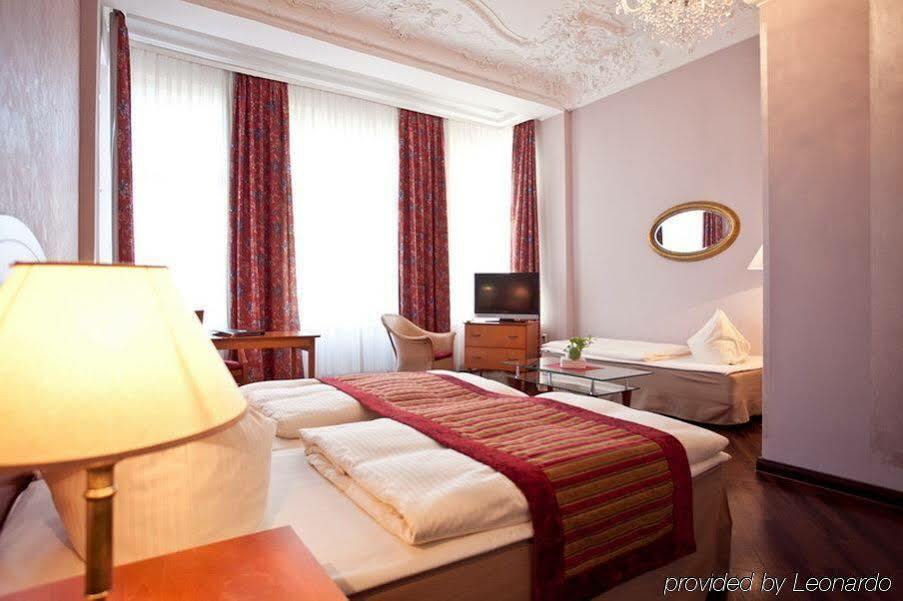 Hotel Safestay 3*