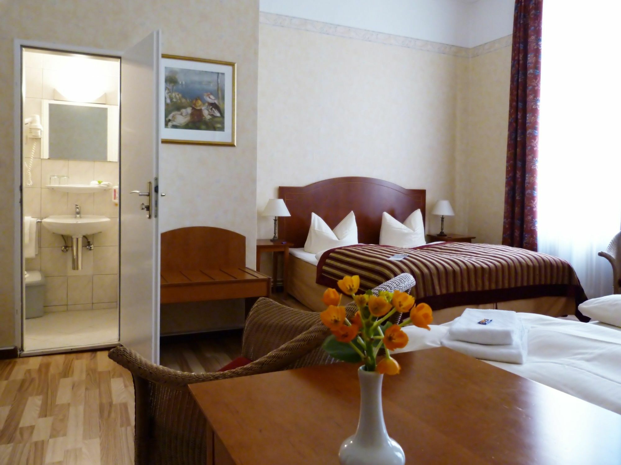 Safestay Hotel 3*